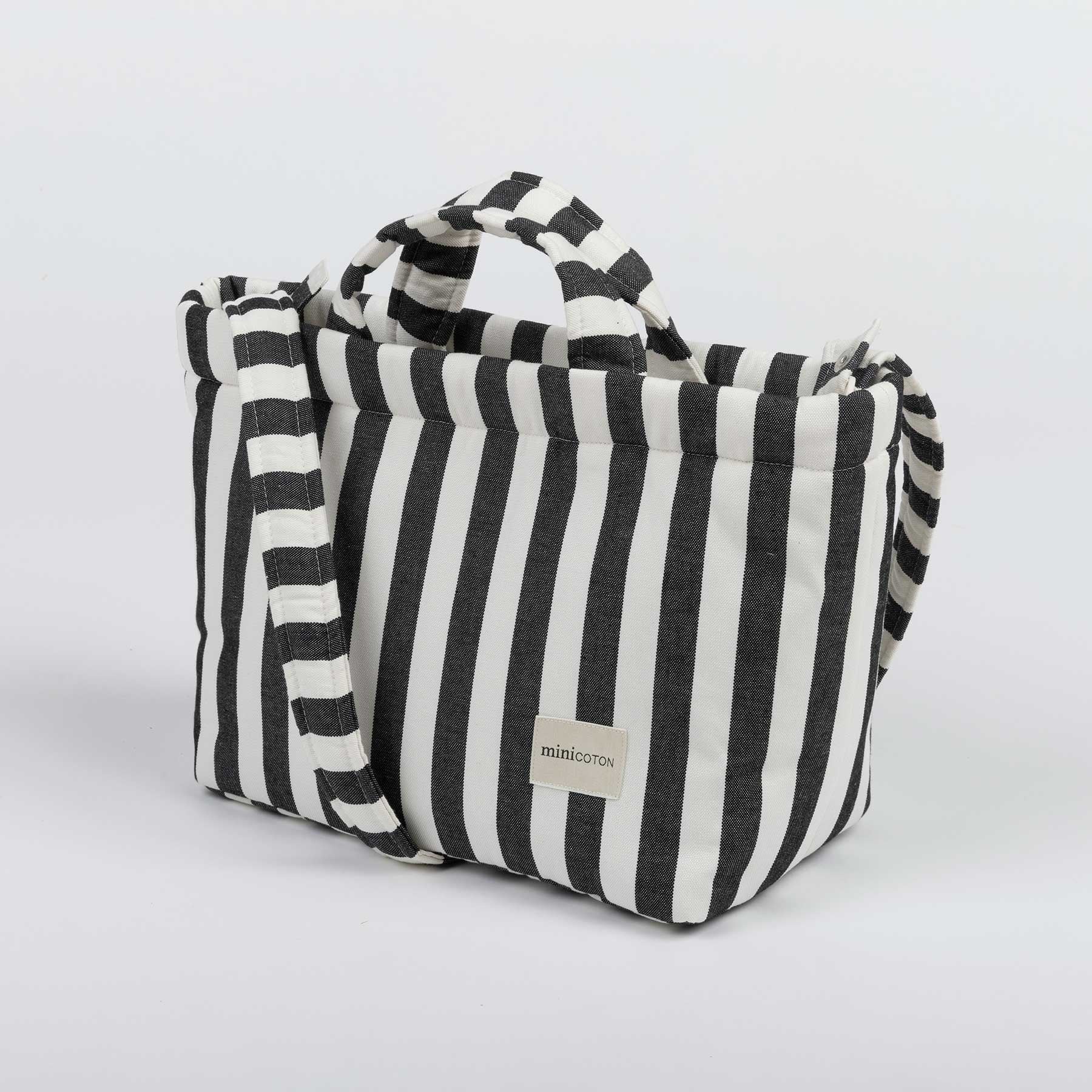 Carry - Black + White - Image 2